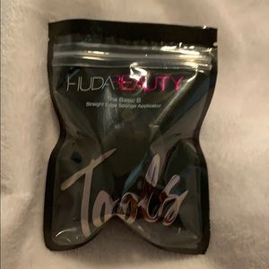 Beaty sponge by hudabeauty